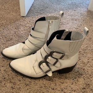 Steve Madden western booties